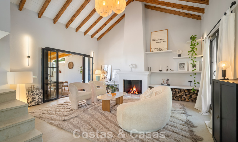 Maison rénovée dans un style andalou intemporel avec vue sur la mer à vendre située sur le Golden Mile de Marbella 778959