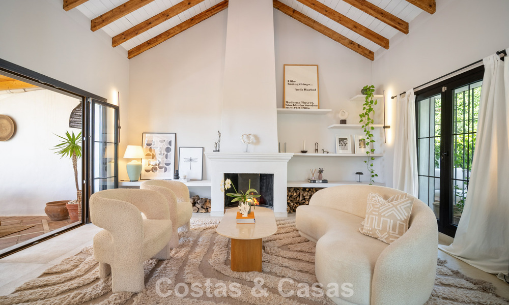 Maison rénovée dans un style andalou intemporel avec vue sur la mer à vendre située sur le Golden Mile de Marbella 778960