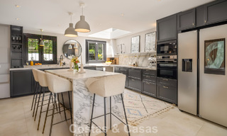 Maison rénovée dans un style andalou intemporel avec vue sur la mer à vendre située sur le Golden Mile de Marbella 778966 