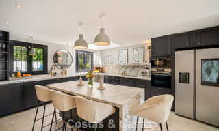 Maison rénovée dans un style andalou intemporel avec vue sur la mer à vendre située sur le Golden Mile de Marbella 778968 