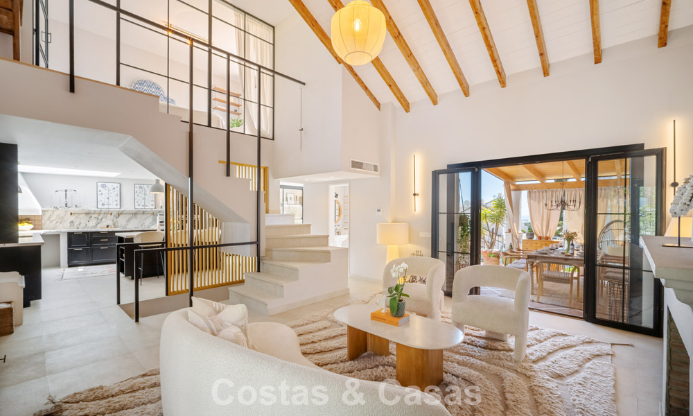 Maison rénovée dans un style andalou intemporel avec vue sur la mer à vendre située sur le Golden Mile de Marbella 778970