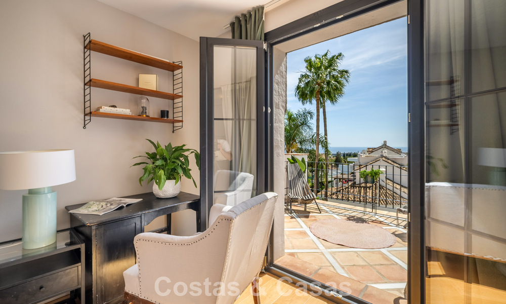 Maison rénovée dans un style andalou intemporel avec vue sur la mer à vendre située sur le Golden Mile de Marbella 778974