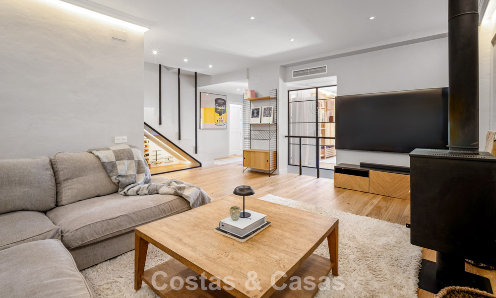 Maison rénovée dans un style andalou intemporel avec vue sur la mer à vendre située sur le Golden Mile de Marbella 778979