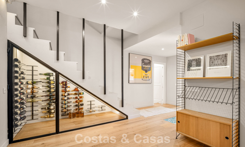 Maison rénovée dans un style andalou intemporel avec vue sur la mer à vendre située sur le Golden Mile de Marbella 778982