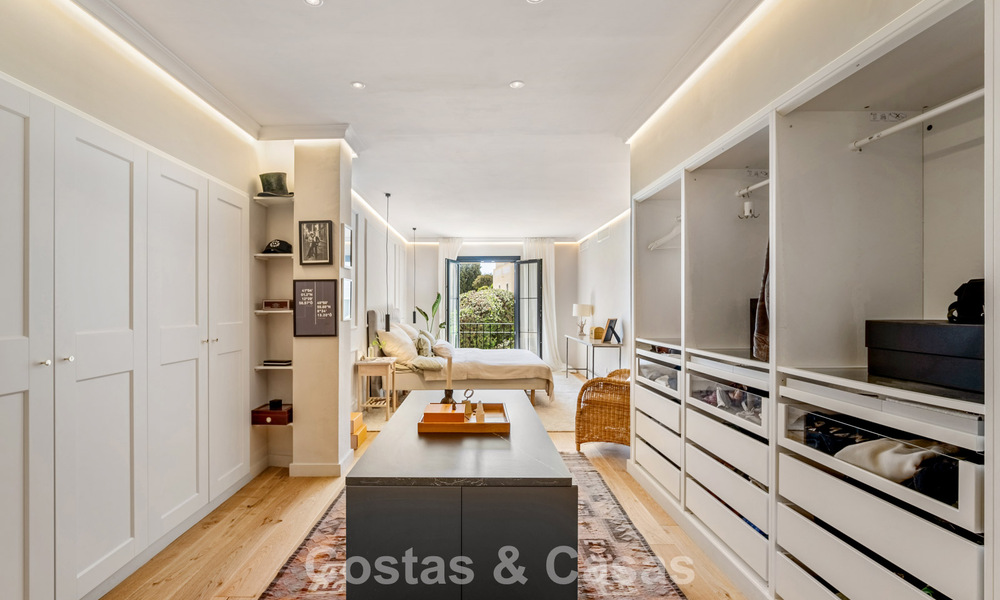Maison rénovée dans un style andalou intemporel avec vue sur la mer à vendre située sur le Golden Mile de Marbella 778990
