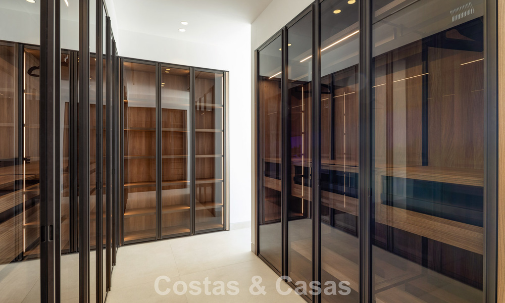 Villa de luxe moderniste flambant neuve à vendre dans le quartier résidentiel exclusif et fermé de La Quinta, Marbella - Benahavis 779007