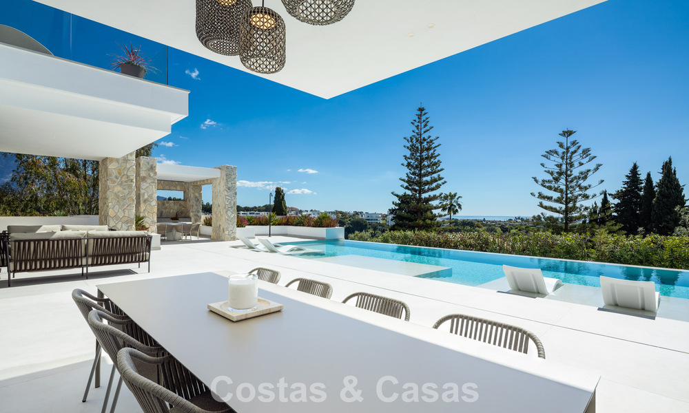 Villa de luxe moderniste flambant neuve à vendre dans le quartier résidentiel exclusif et fermé de La Quinta, Marbella - Benahavis 779016