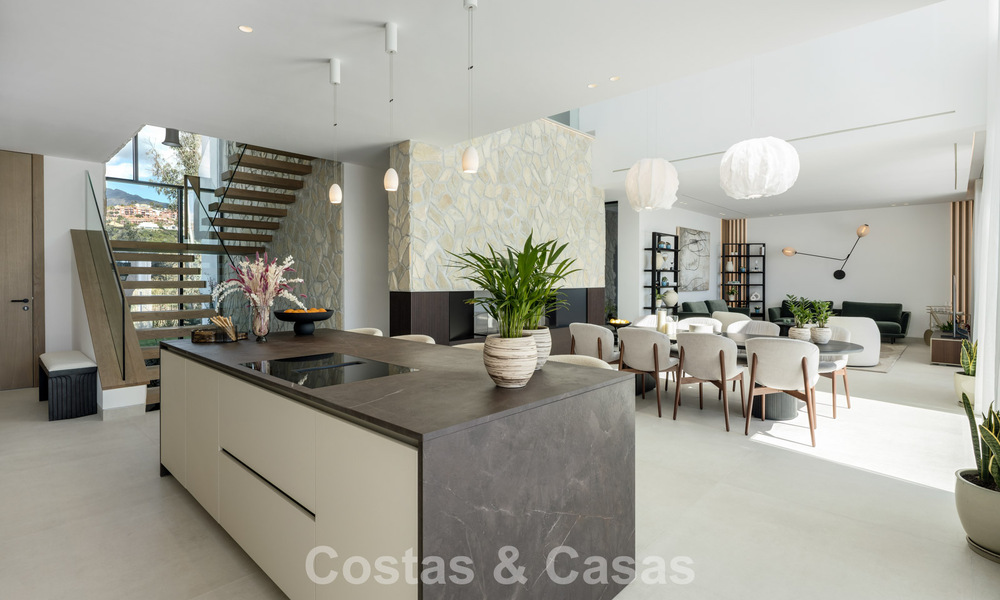 Villa de luxe moderniste flambant neuve à vendre dans le quartier résidentiel exclusif et fermé de La Quinta, Marbella - Benahavis 779021