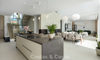 Villa de luxe moderniste flambant neuve à vendre dans le quartier résidentiel exclusif et fermé de La Quinta, Marbella - Benahavis 779021 