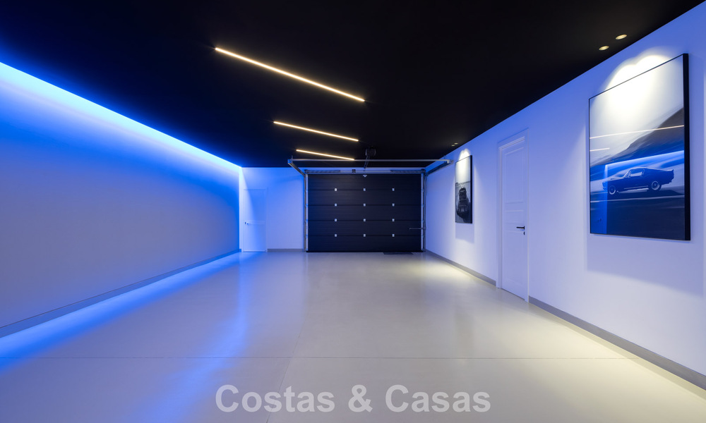 Villa de luxe moderniste flambant neuve à vendre dans le quartier résidentiel exclusif et fermé de La Quinta, Marbella - Benahavis 779030