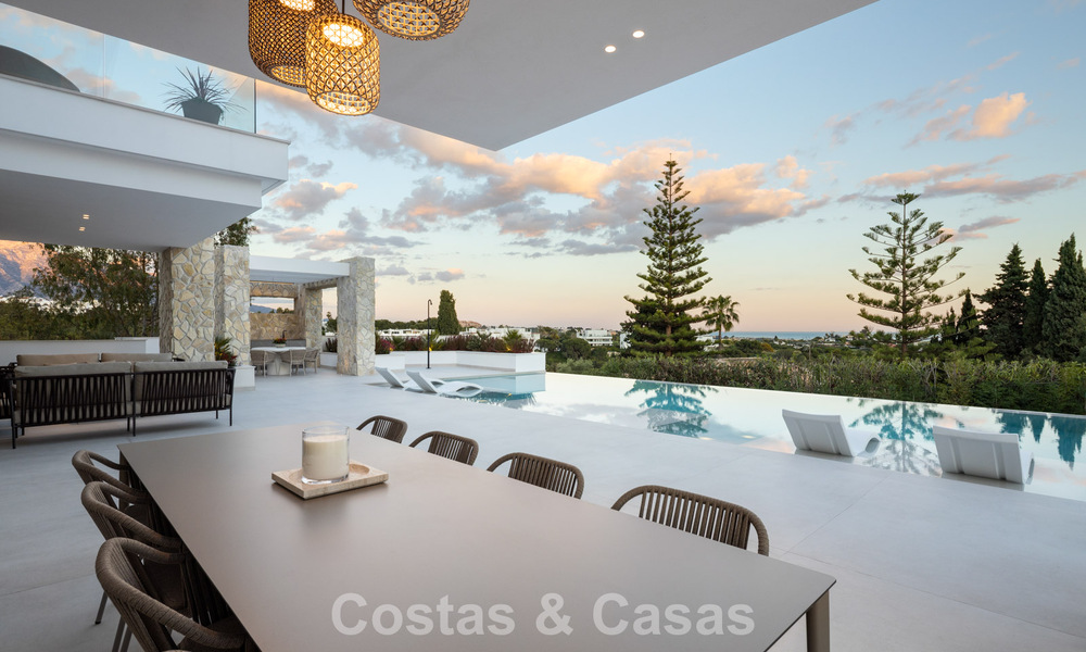 Villa de luxe moderniste flambant neuve à vendre dans le quartier résidentiel exclusif et fermé de La Quinta, Marbella - Benahavis 779033