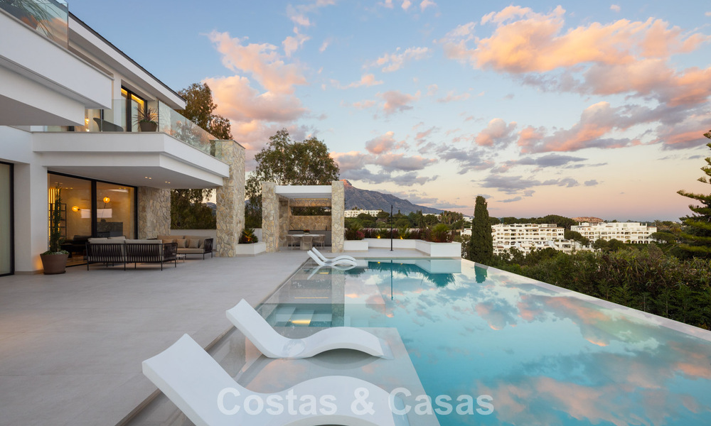 Villa de luxe moderniste flambant neuve à vendre dans le quartier résidentiel exclusif et fermé de La Quinta, Marbella - Benahavis 779034