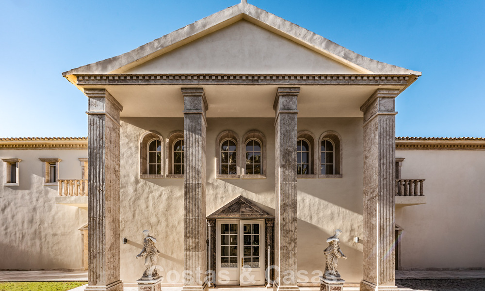 Remarquable palais présidentiel à vendre dans la prestigieuse communauté fermée de Sierra Blanca à Marbella 779308