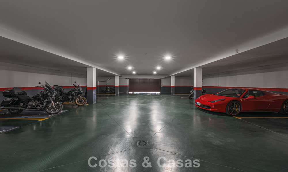 Remarquable palais présidentiel à vendre dans la prestigieuse communauté fermée de Sierra Blanca à Marbella 779321