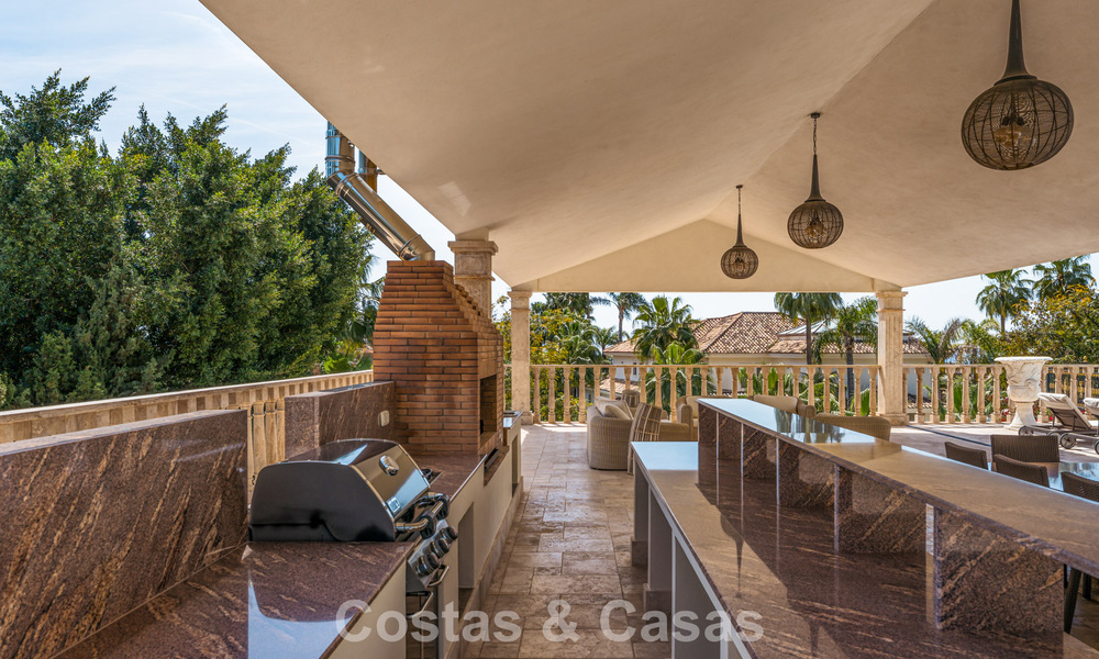 Remarquable palais présidentiel à vendre dans la prestigieuse communauté fermée de Sierra Blanca à Marbella 779339