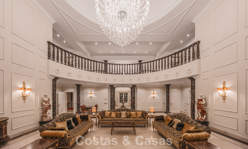 Remarquable palais présidentiel à vendre dans la prestigieuse communauté fermée de Sierra Blanca à Marbella 779349