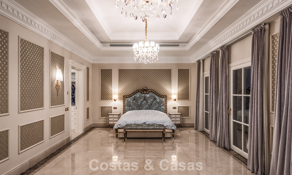 Remarquable palais présidentiel à vendre dans la prestigieuse communauté fermée de Sierra Blanca à Marbella 779355