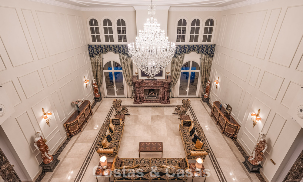 Remarquable palais présidentiel à vendre dans la prestigieuse communauté fermée de Sierra Blanca à Marbella 779356