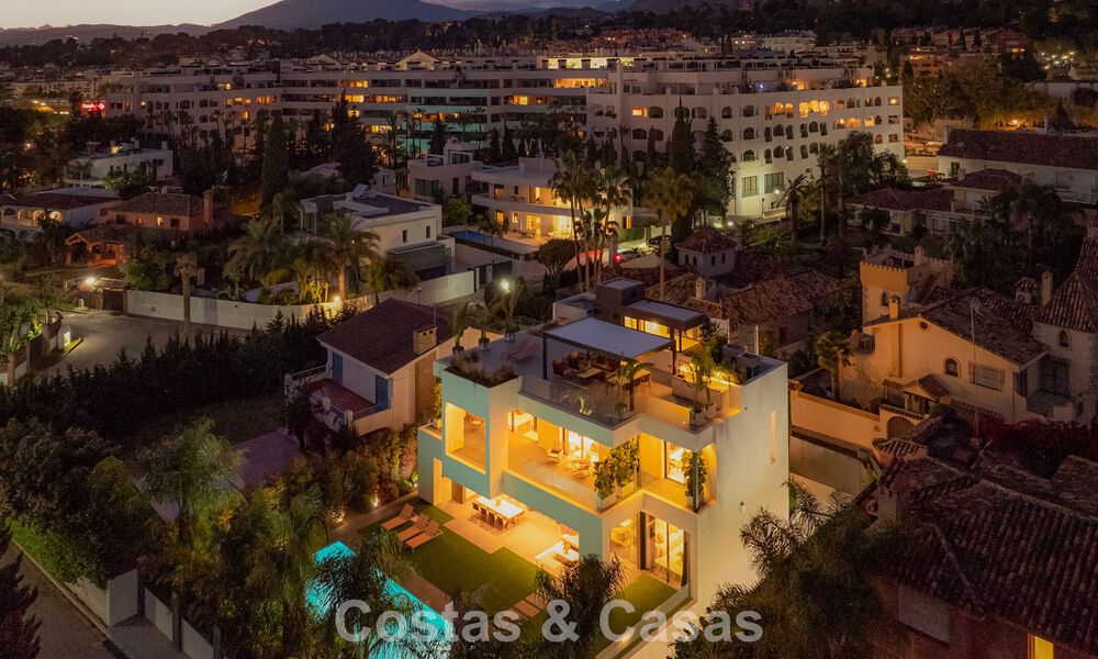 Villa de luxe ultramoderne prête à emménager à vendre à quelques pas de la plage sur le très convoité Golden Mile de Marbella 779397