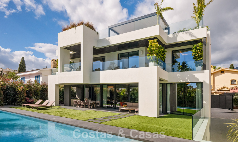 Villa de luxe ultramoderne prête à emménager à vendre à quelques pas de la plage sur le très convoité Golden Mile de Marbella 779400
