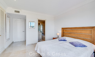 Appartement d'angle spacieux avec vue panoramique à vendre dans les collines de Nueva Andalucia, Marbella 779579 