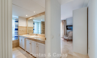 Appartement d'angle spacieux avec vue panoramique à vendre dans les collines de Nueva Andalucia, Marbella 779583 