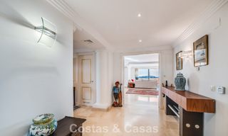 Appartement d'angle spacieux avec vue panoramique à vendre dans les collines de Nueva Andalucia, Marbella 779591 