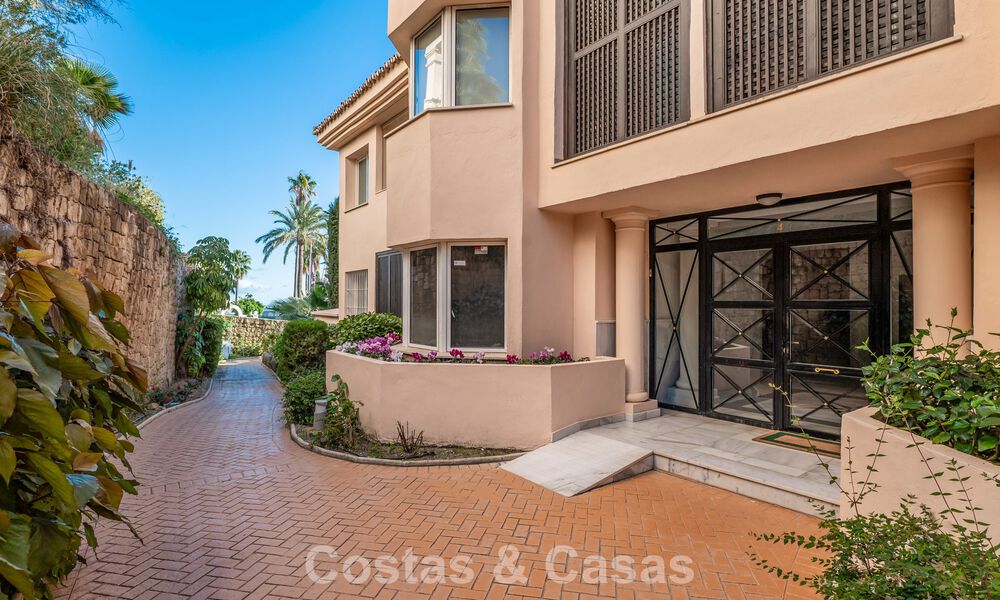 Appartement d'angle spacieux avec vue panoramique à vendre dans les collines de Nueva Andalucia, Marbella 779613