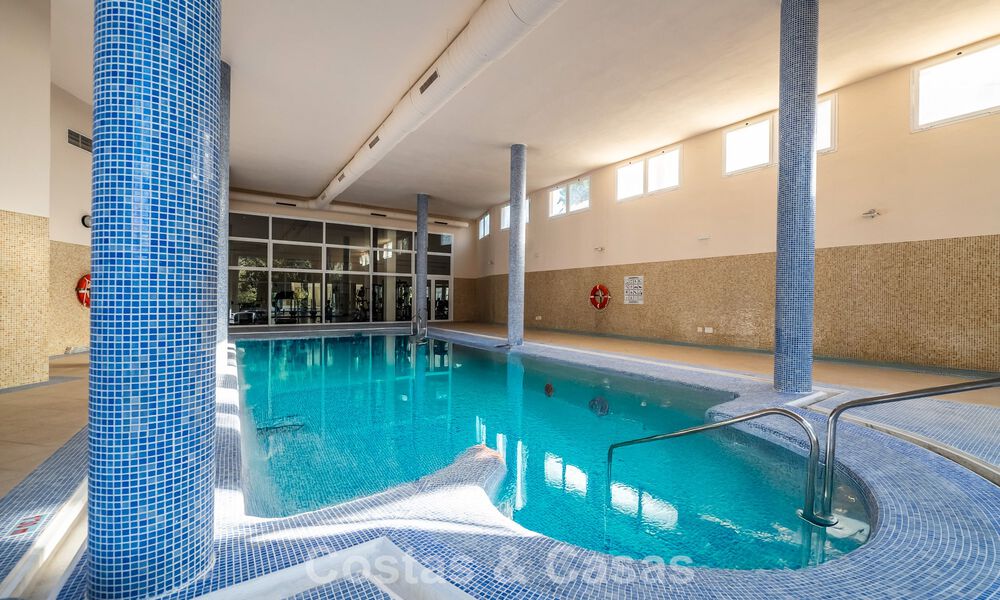 Appartement d'angle spacieux avec vue panoramique à vendre dans les collines de Nueva Andalucia, Marbella 779619