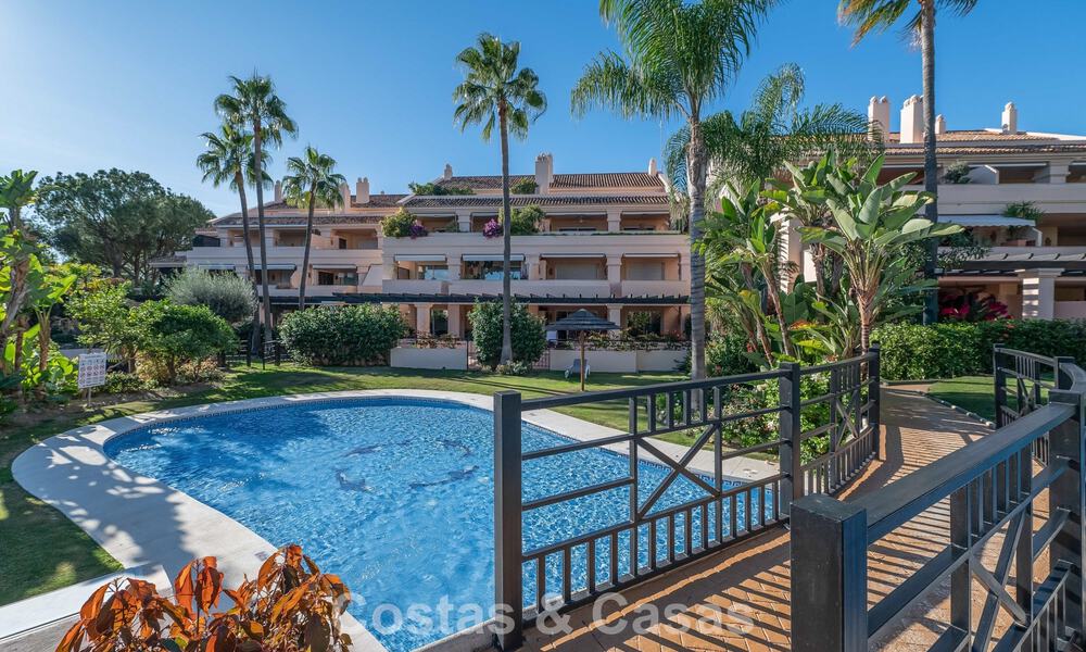 Appartement d'angle spacieux avec vue panoramique à vendre dans les collines de Nueva Andalucia, Marbella 779624