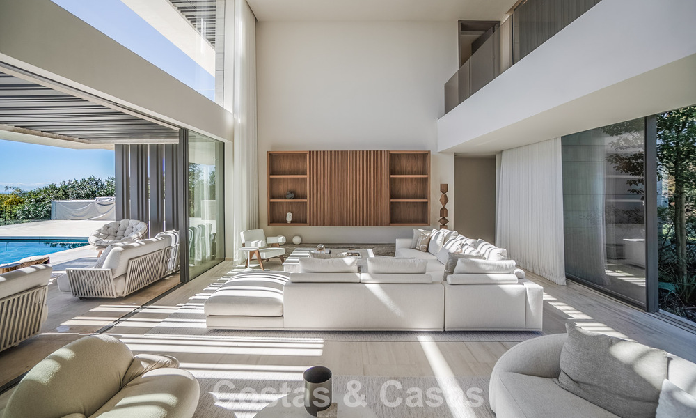 Villa de luxe neuve et sophistiquée à vendre dans une communauté privée fermée 24h/7 de Sotogrande, Costa del Sol 779296