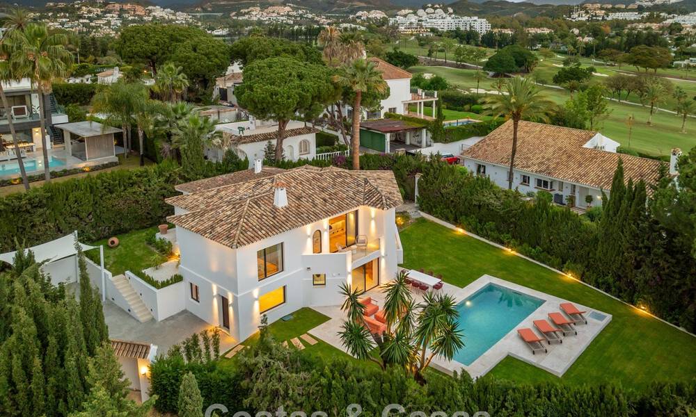 Villa de luxe prête à emménager avec une architecture andalouse moderne à vendre située au cœur de Nueva Andalucia, Marbella 779481
