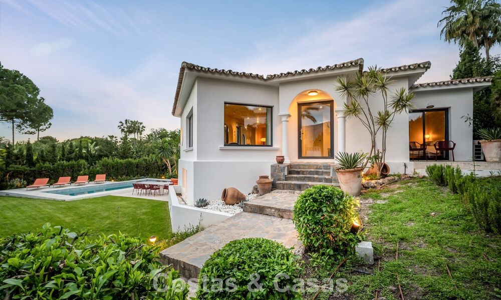 Villa de luxe prête à emménager avec une architecture andalouse moderne à vendre située au cœur de Nueva Andalucia, Marbella 779485