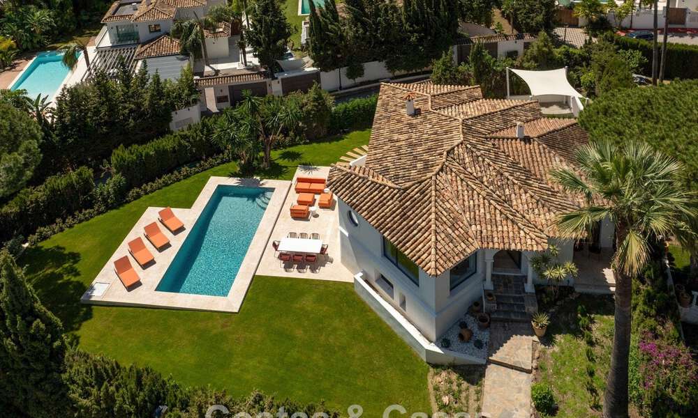 Villa de luxe prête à emménager avec une architecture andalouse moderne à vendre située au cœur de Nueva Andalucia, Marbella 779491