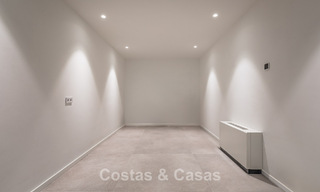 Prestigieuse villa rénovée à vendre dans l'urbanisation fermée recherchée d'El Madroñal à Marbella - Benahavis 779513 