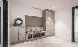 Prestigieuse villa rénovée à vendre dans l'urbanisation fermée recherchée d'El Madroñal à Marbella - Benahavis 779514 