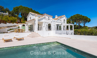 Prestigieuse villa rénovée à vendre dans l'urbanisation fermée recherchée d'El Madroñal à Marbella - Benahavis 779526 