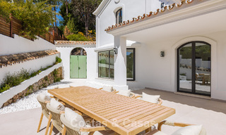 Prestigieuse villa rénovée à vendre dans l'urbanisation fermée recherchée d'El Madroñal à Marbella - Benahavis 779531 