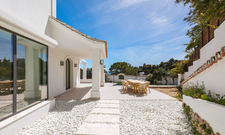 Prestigieuse villa rénovée à vendre dans l'urbanisation fermée recherchée d'El Madroñal à Marbella - Benahavis 779532 