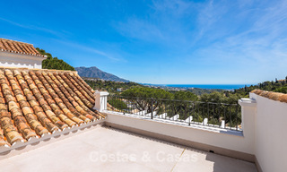 Prestigieuse villa rénovée à vendre dans l'urbanisation fermée recherchée d'El Madroñal à Marbella - Benahavis 779545 