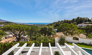 Prestigieuse villa rénovée à vendre dans l'urbanisation fermée recherchée d'El Madroñal à Marbella - Benahavis 779547 