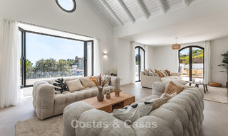 Prestigieuse villa rénovée à vendre dans l'urbanisation fermée recherchée d'El Madroñal à Marbella - Benahavis 779551 