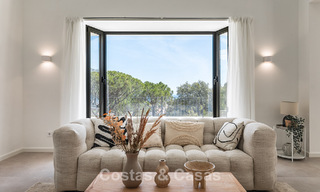 Prestigieuse villa rénovée à vendre dans l'urbanisation fermée recherchée d'El Madroñal à Marbella - Benahavis 779552 