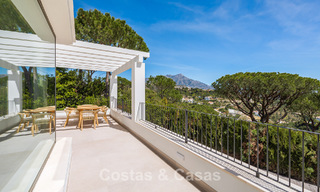 Prestigieuse villa rénovée à vendre dans l'urbanisation fermée recherchée d'El Madroñal à Marbella - Benahavis 779557 