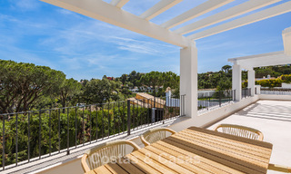 Prestigieuse villa rénovée à vendre dans l'urbanisation fermée recherchée d'El Madroñal à Marbella - Benahavis 779559 