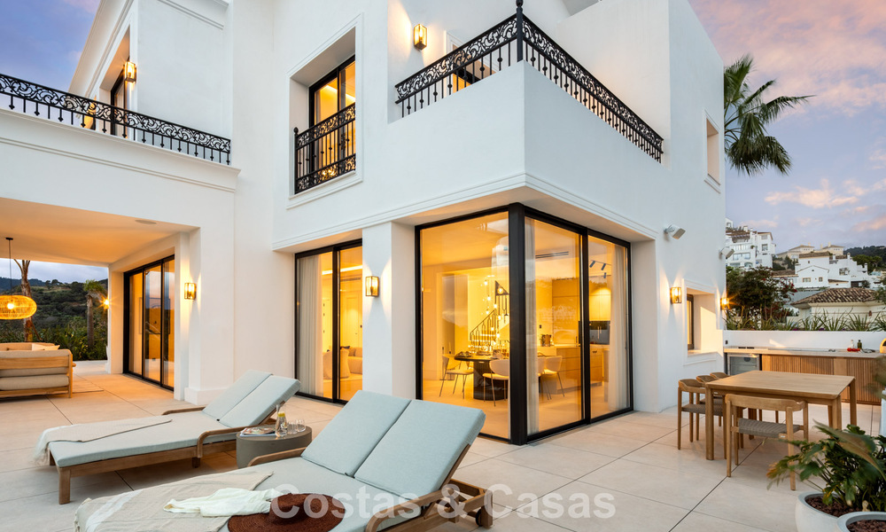 Villa royale à l'architecture méditerranéenne luxueuse à vendre, en bordure du golf de Marbella - Benahavis 779635