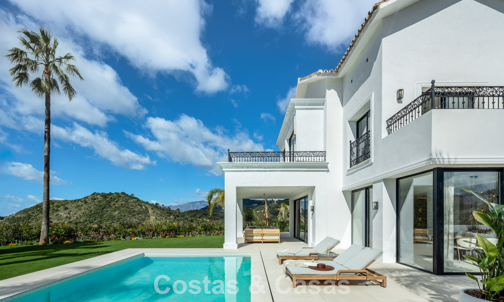 Villa royale à l'architecture méditerranéenne luxueuse à vendre, en bordure du golf de Marbella - Benahavis 779646