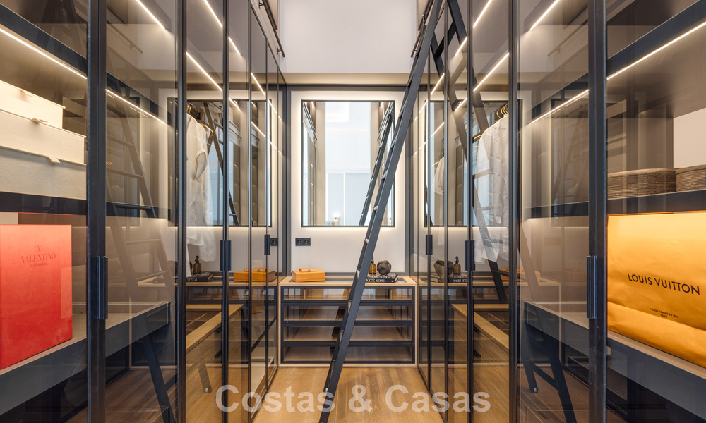 Villa royale à l'architecture méditerranéenne luxueuse à vendre, en bordure du golf de Marbella - Benahavis 779659