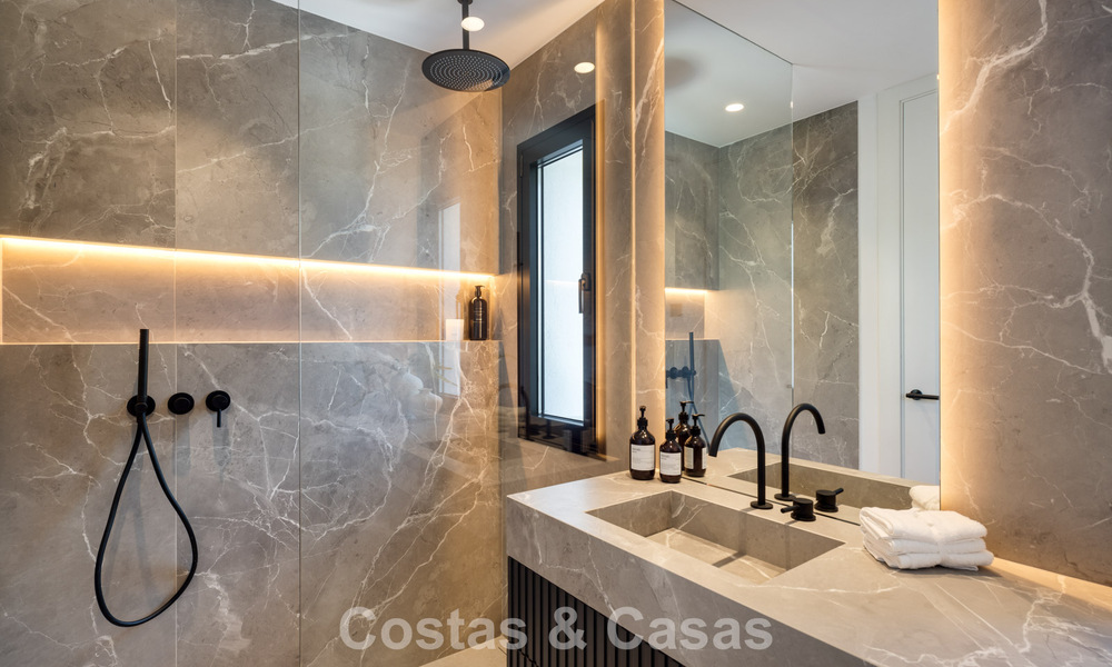 Villa royale à l'architecture méditerranéenne luxueuse à vendre, en bordure du golf de Marbella - Benahavis 779663