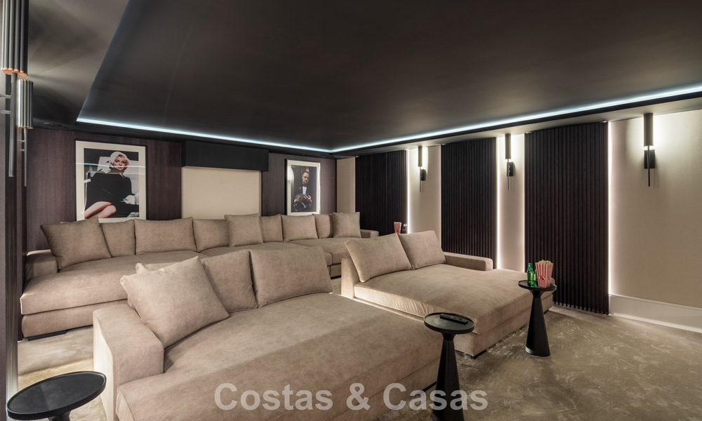 Villa royale à l'architecture méditerranéenne luxueuse à vendre, en bordure du golf de Marbella - Benahavis 779672